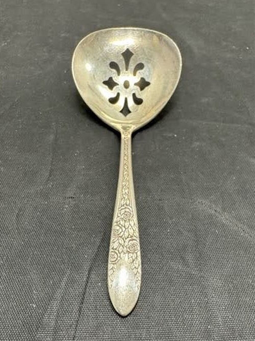 Vintage 1937 National Silver Co King Edward Rose Leaf Pierced Bon Bon Spoon 4.5"